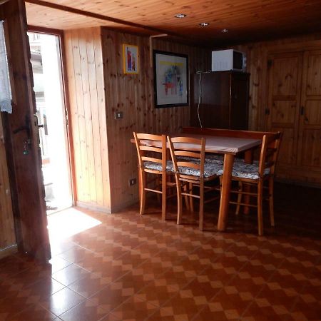 Nido Apartment Champoluc Bagian luar foto