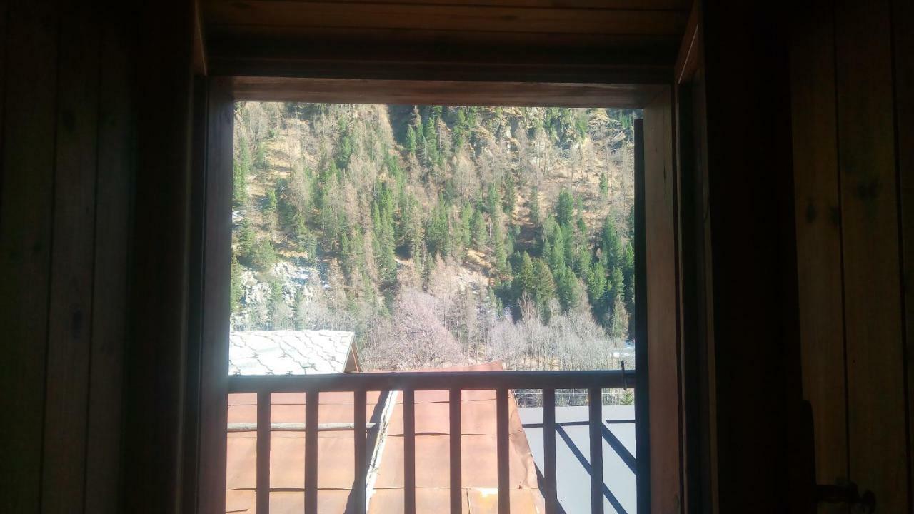 Nido Apartment Champoluc Bagian luar foto