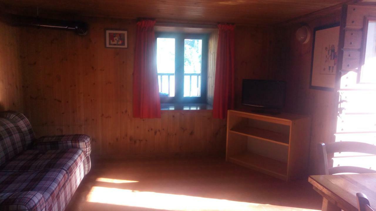 Nido Apartment Champoluc Bagian luar foto