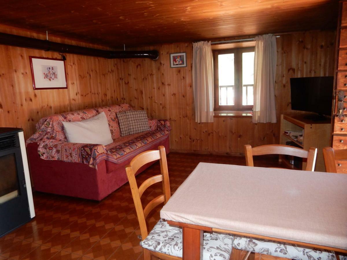 Nido Apartment Champoluc Bagian luar foto